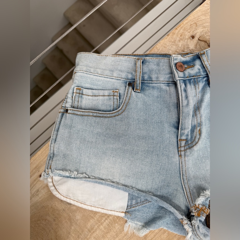 Bullhead Denim Co. Distressed High Rise Festival Denim Shorts | Size 26 - Picture 5 of 9